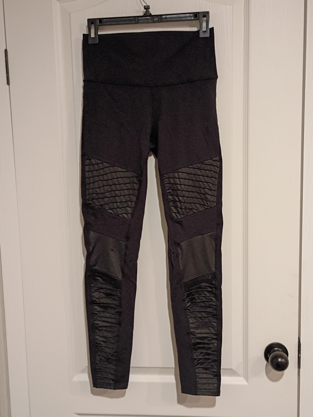 ALO Yoga Black Moto-Panel Leggings - Size Large